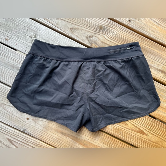 Nike Women's Extra Large Black Athletic Shorts - Picture 2 of 5